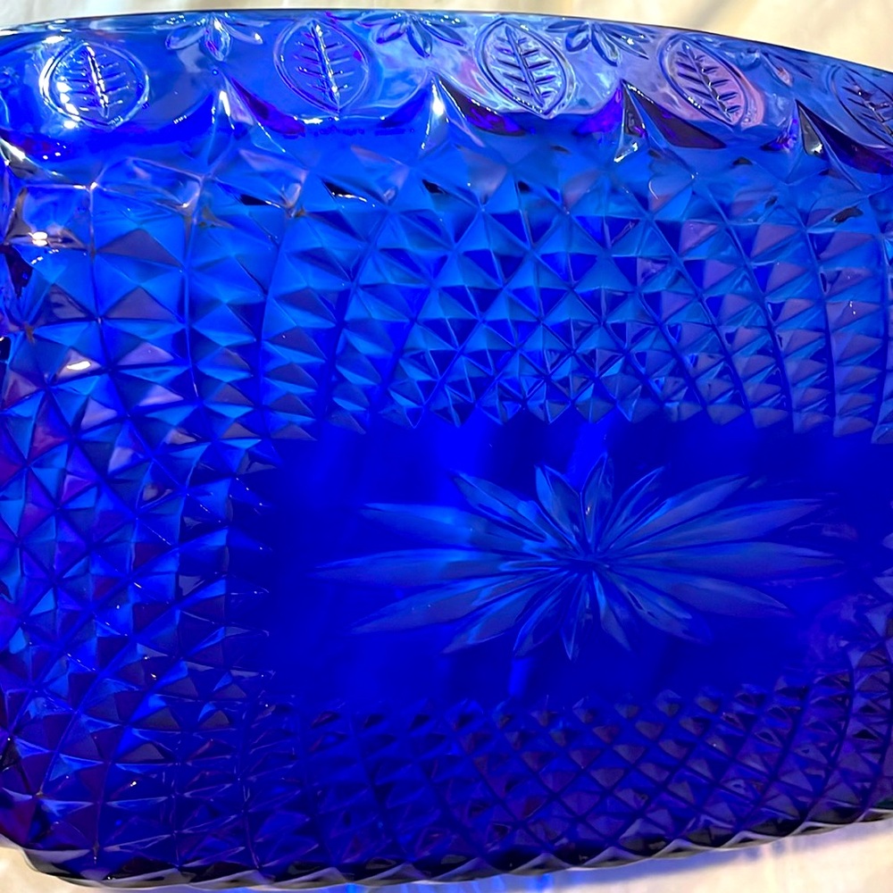Avon Royal Sapphire Rectangle Cake Pan 13.5 casserole baker cobalt blue leaf vtg